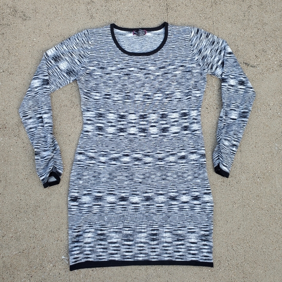 Say What? Dresses & Skirts - Say What Scoopneck Midi Dress sz XL